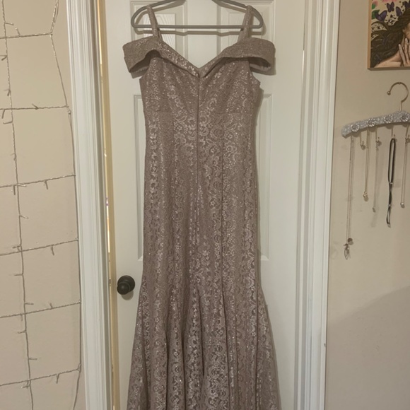 Evening gown - Picture 4 of 5